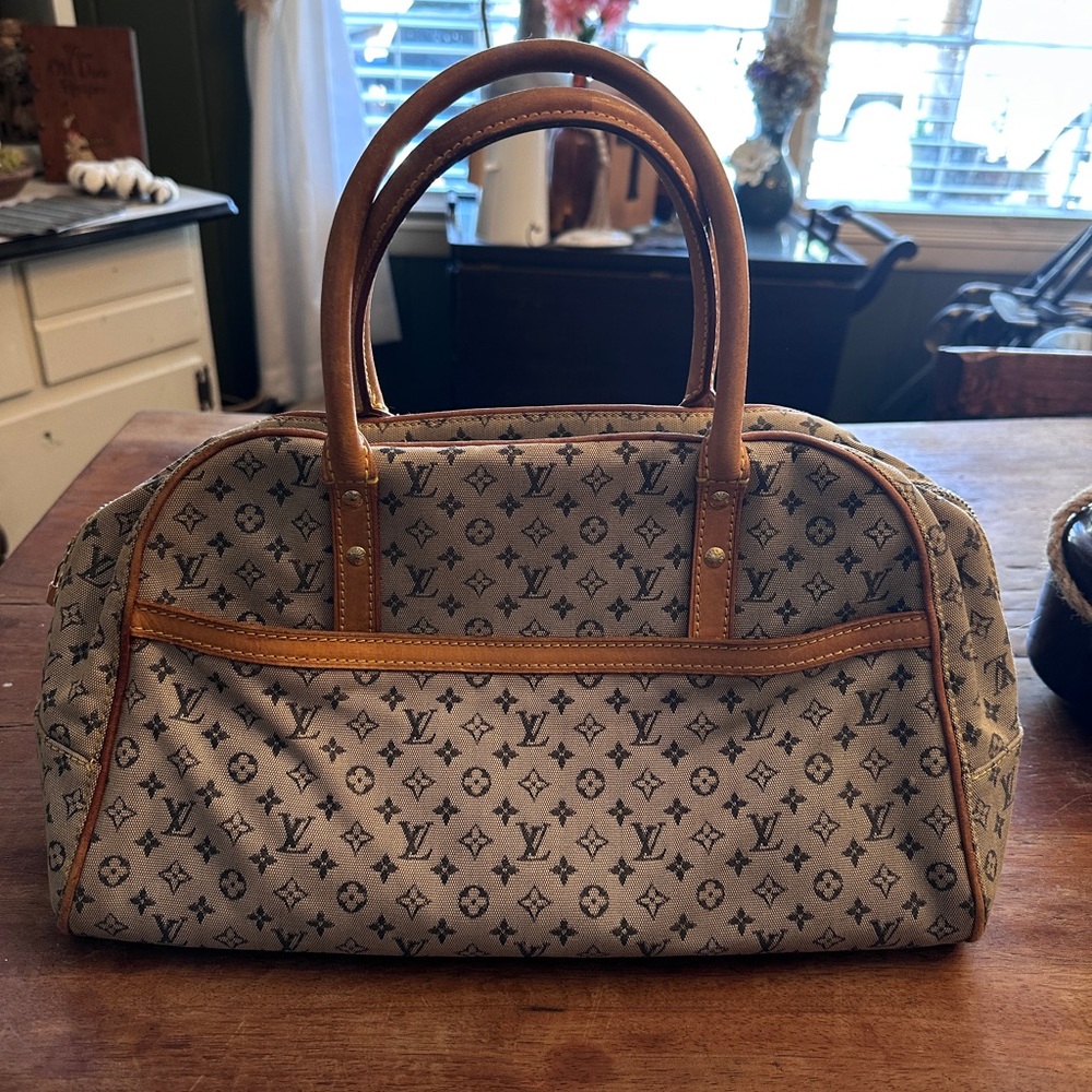 Authentic Louis Vuitton Monogram Mini Lin Marie Bag